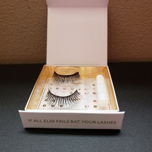 Barrington Lashes Monroe 3D Silk Lashes + glue kit